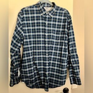Men’s IZOD button down shirt